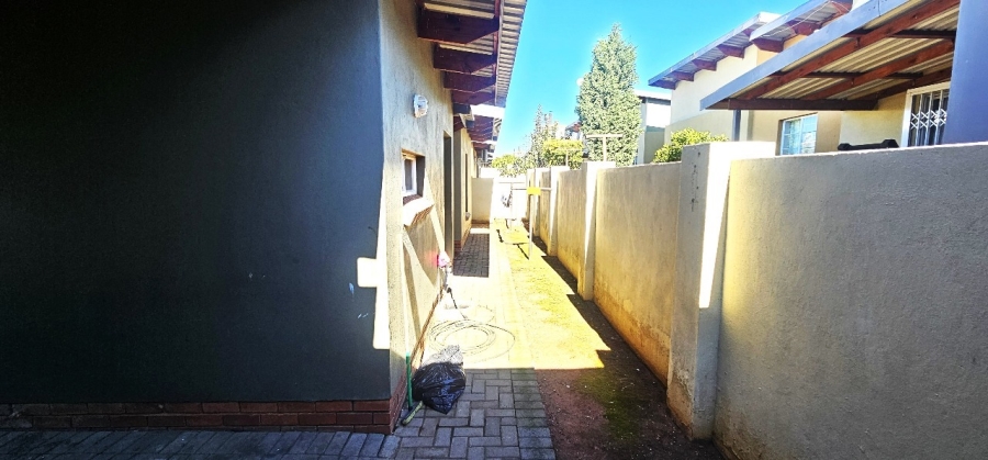 To Let 3 Bedroom Property for Rent in Waterval East North West